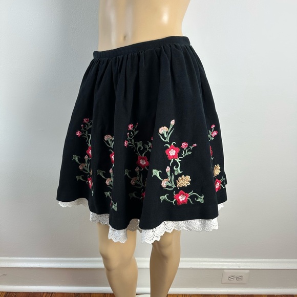 VTG 70s Dolce & Gabbana embroidered flowers circle lace lining skirt size 26/40 - Picture 7 of 9